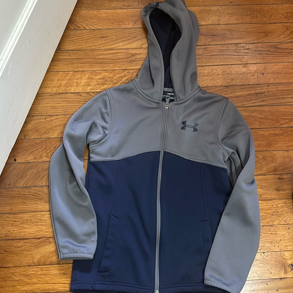 Under Armour, boy sweater size medium